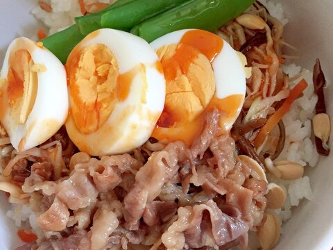 茹で卵とスナップえんどうのビビンバ丼★